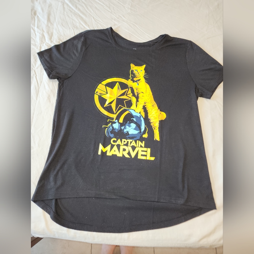 Captain Marvel, Goose the Flerken tshirt, junior XL, Avengers, Dianey